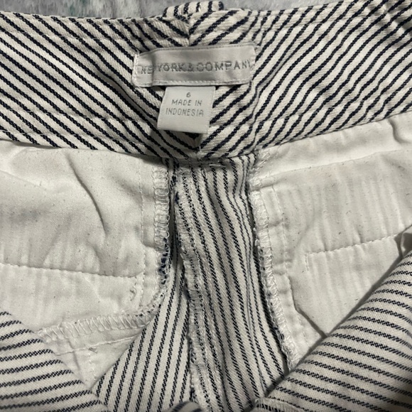 New York & Company pinstripe shorts - Picture 3 of 3